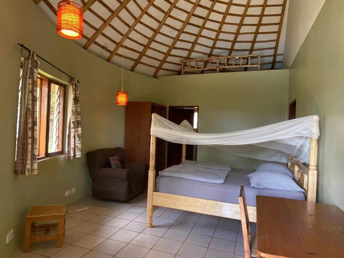 Banda Lodge Masaka Luaran gambar
