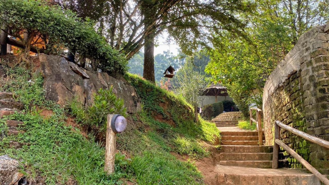 Banda Lodge Masaka Luaran gambar